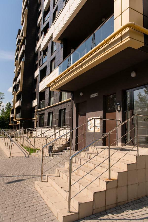 Avalonrestapartments Lviv Exteriör bild